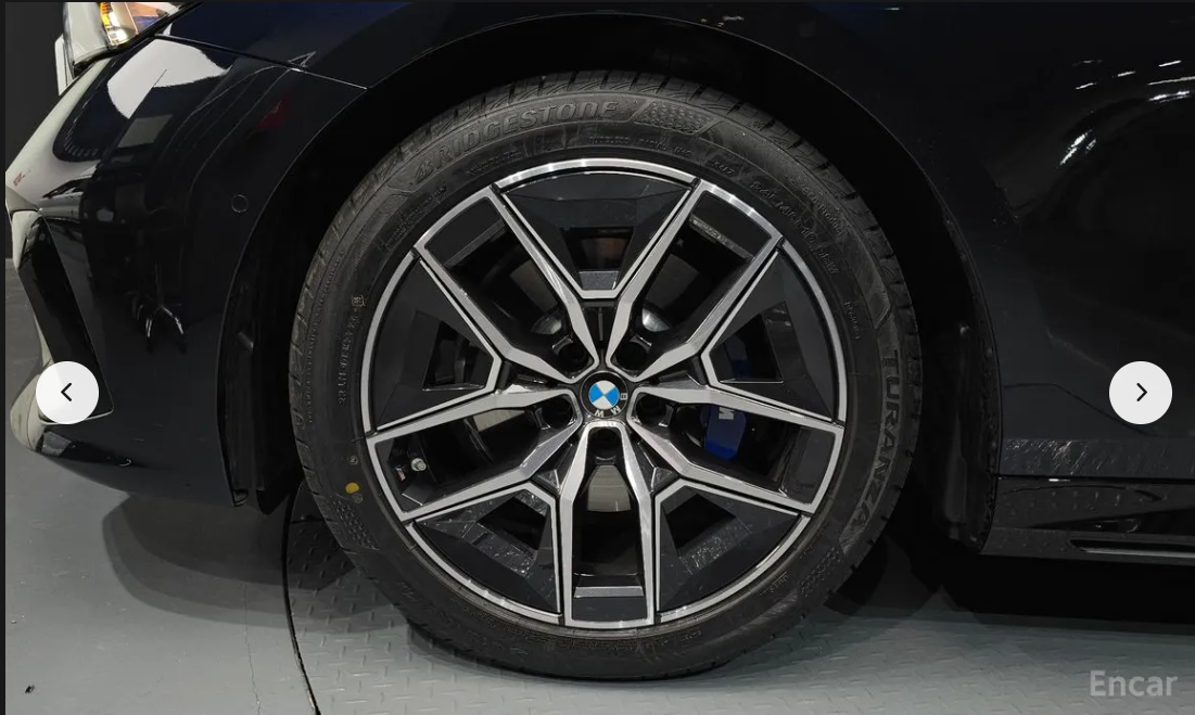 بي إم دبليو BMW 520i الفئة الخامسة 2024