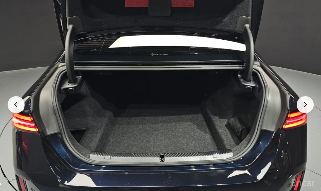 بي إم دبليو BMW 520i الفئة الخامسة 2024