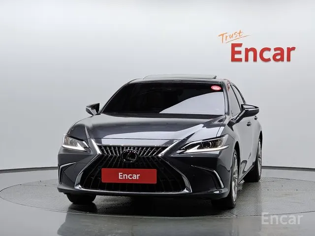 لكزس ES300h 2023