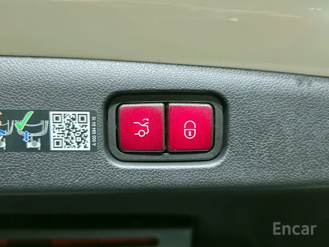 مرسيدس E200 2025